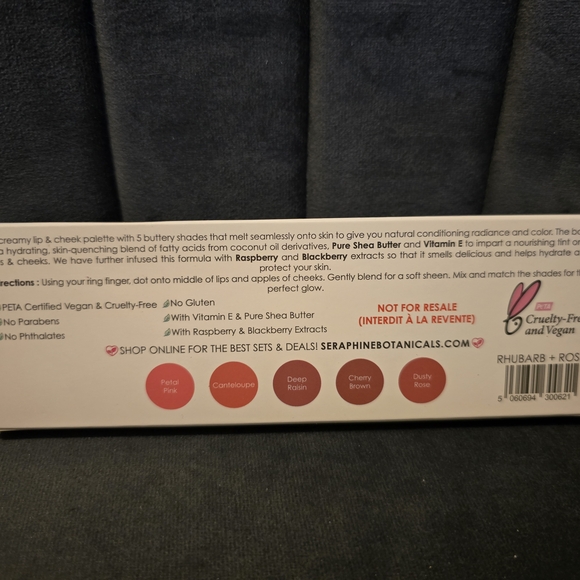 SERAPHINE BOTANICALS Rhubarb + Rose - Creamy Lip & Cheek Palette - Picture 3 of 6